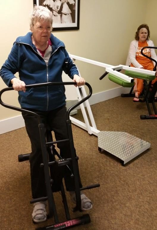 4 Types of Exercise for Seniors in Assisted Living